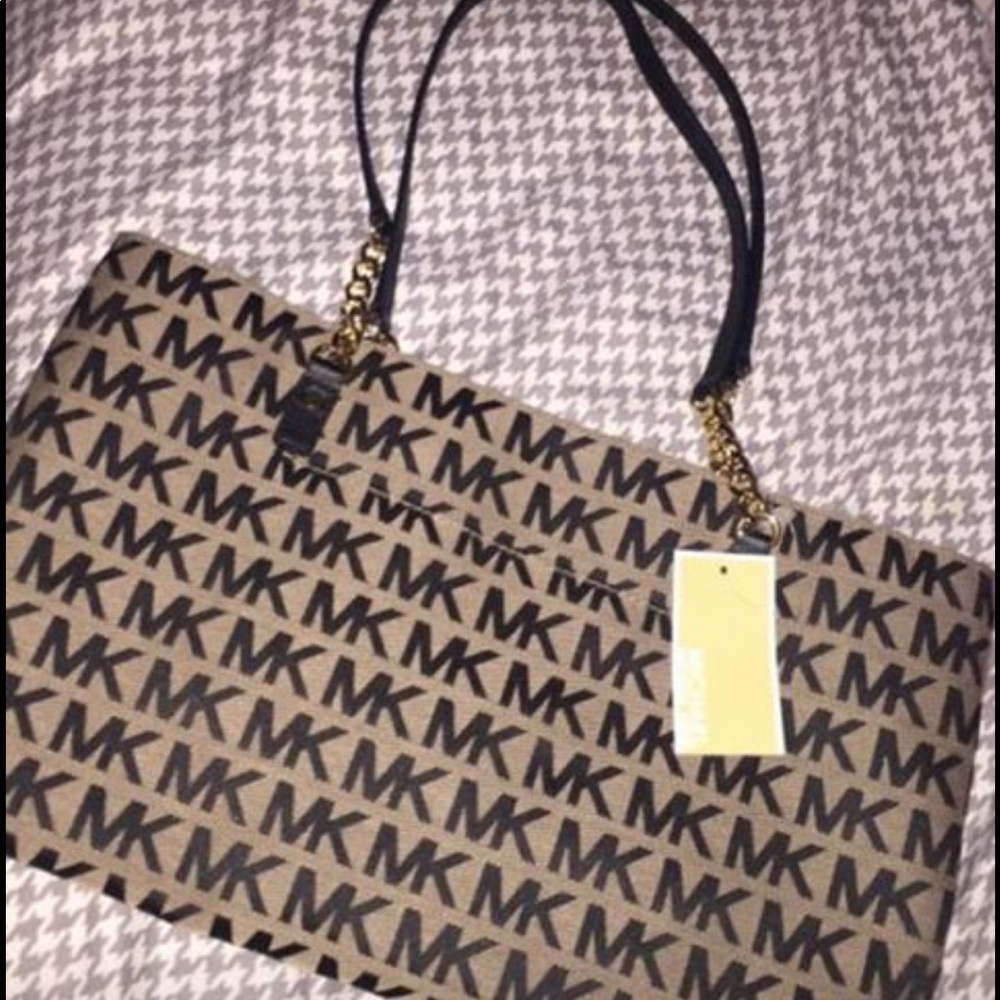 MK purse